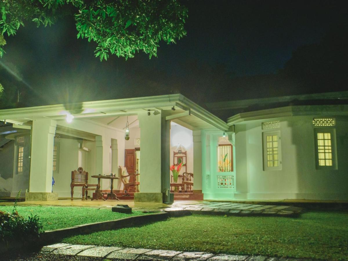 Thalpe Walawwa Heritage Villa Unawatuna Dış mekan fotoğraf